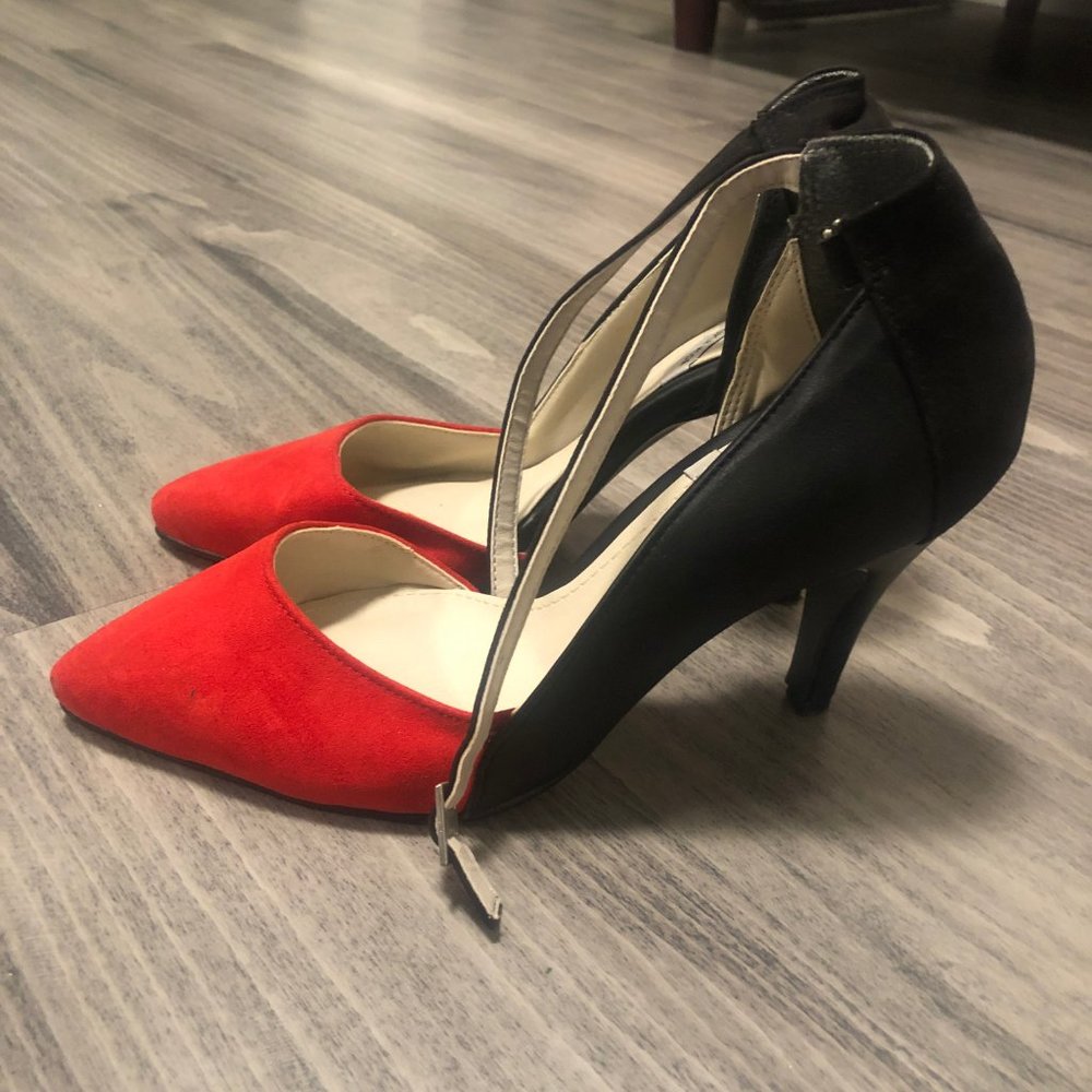 Red Heel - Picture 2 of 2